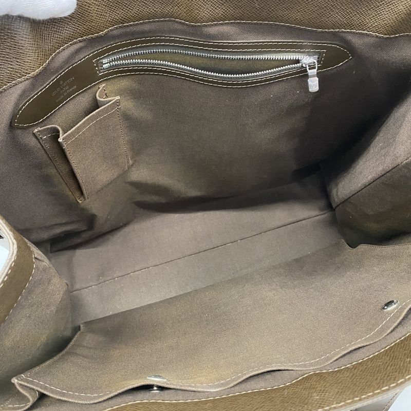 Louis Vuitton Taiga Casbek GM M31018 Grizzly Men's Business Bag