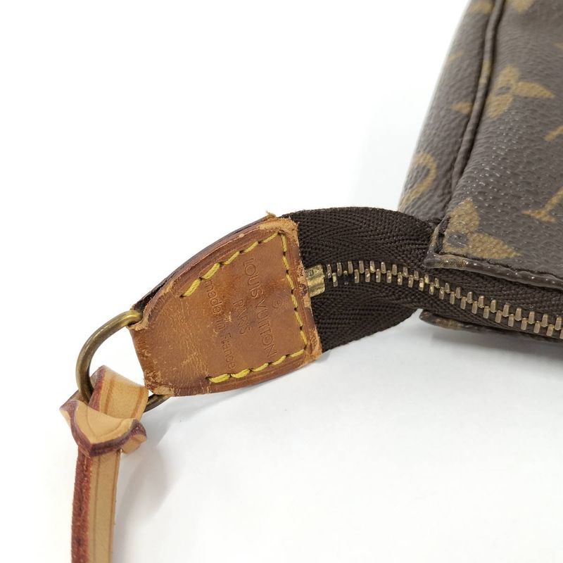 Louis Vuitton Pochette Accessoire Pouch Monogram M51980