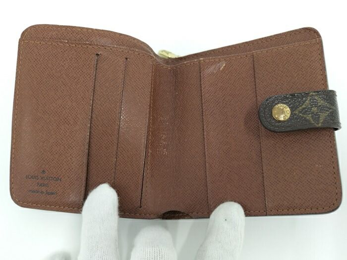 Louis Vuitton Compact Zip Fold Wallet Monogram M61667