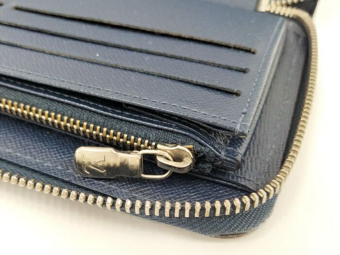 Louis Vuitton Zippy Organizer NM Round Zipper Long Wallet Epi Blue Marine M62644