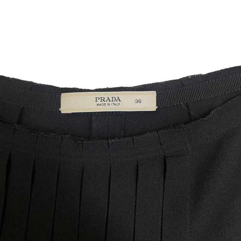 Prada Front Pleated Flared Skirt Knee Length 36 Black