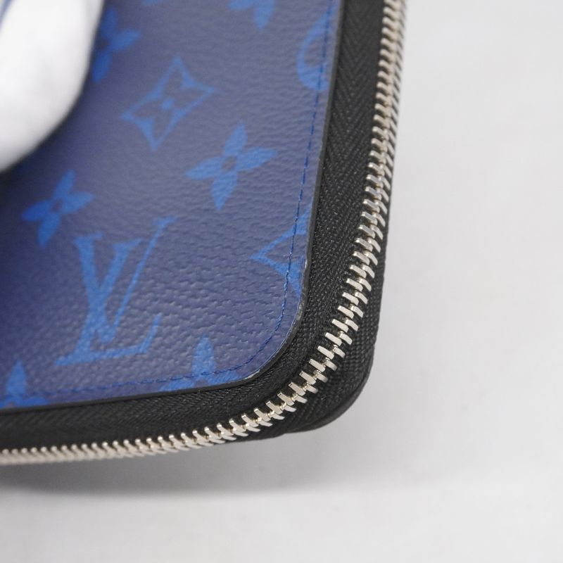 Louis Vuitton Long Wallet Taiga Llama Zippy Wallet Vertical M30447 Cobalt Men's