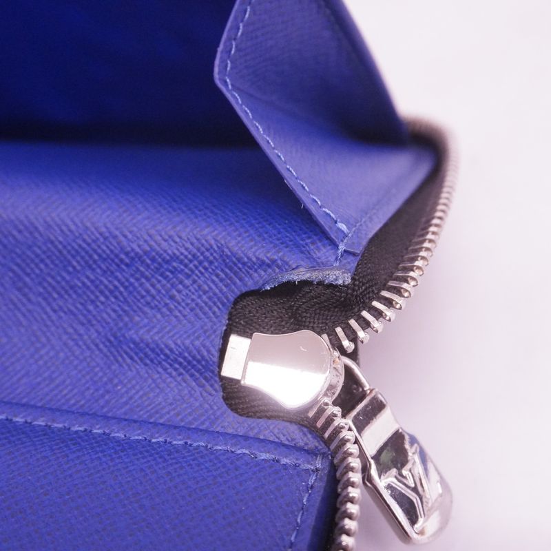 Louis Vuitton Long Wallet Taiga Llama Zippy Wallet Vertical M30447 Cobalt Men's