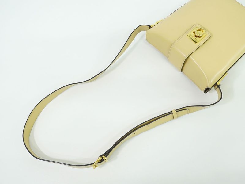 Authentic Celine Leather Shoulder Bag Pochette Beige Bag Pre-owned [follow-up