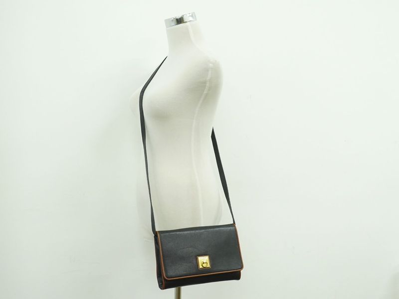 Authentic Celine Leather Shoulder Bag Pochette Black Bag Pre-owned [follow-up