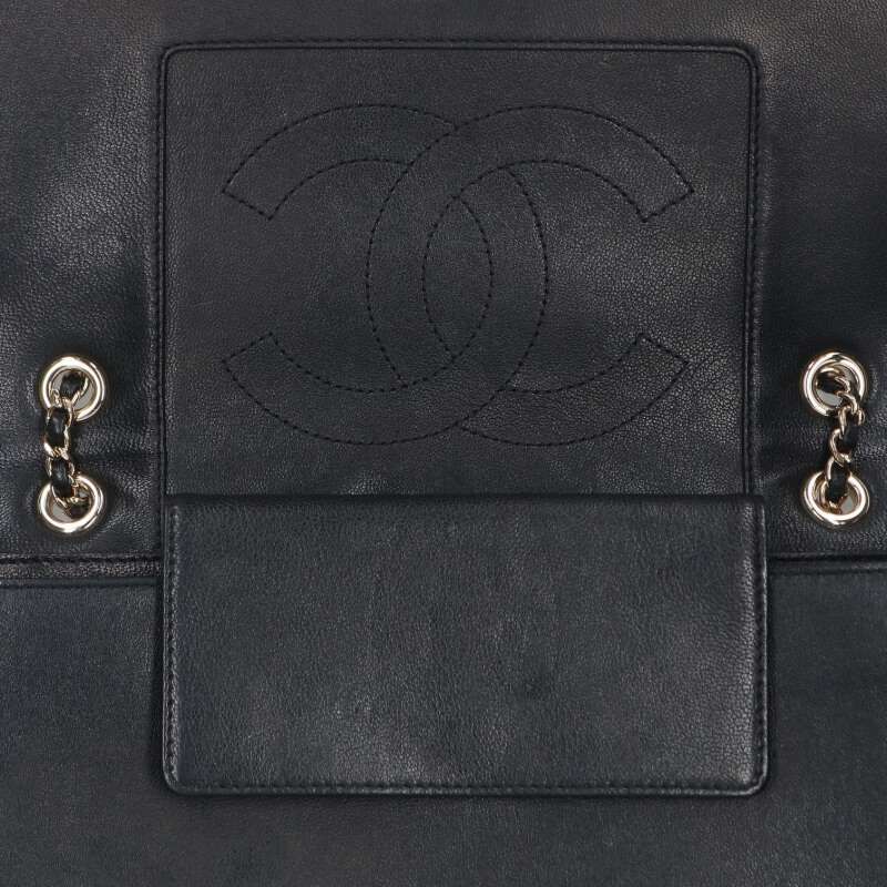 Chanel Chevron Lambskin Chain Shoulder Bag Women