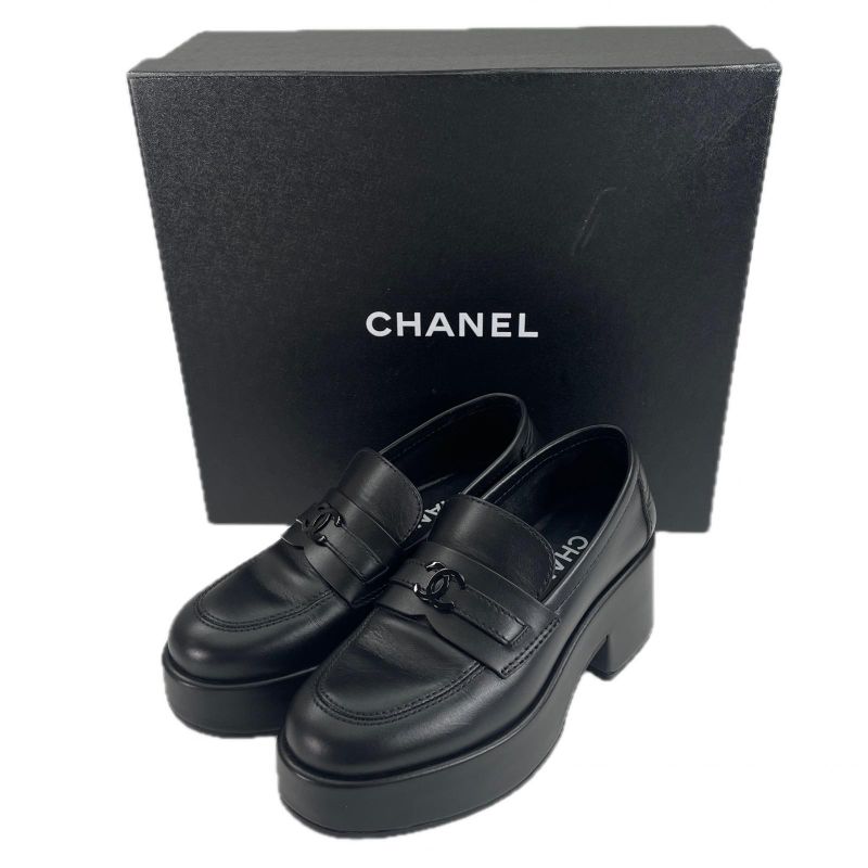 CHANEL 22B G39206 Thick-soled Leather Loafers With Coco Mark Hardware Black 35
