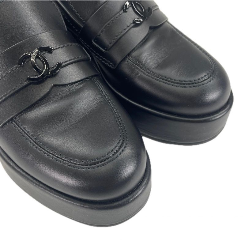 CHANEL 22B G39206 Thick-soled Leather Loafers With Coco Mark Hardware Black 35
