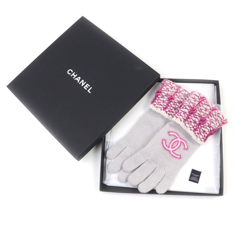 CHANEL 100% Cashmere Knitted Gloves With Coco Badge Gloves Grey Pink With Box