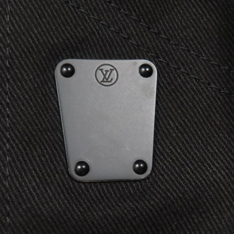 Louis Vuitton 23SS Lamb Leather Piping LV Plate Logo Button Shorts Black 34