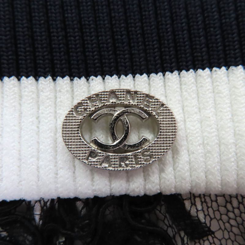 CHANEL P56061v42335 100% Silk Lining Floral Lace Skirt With Coco Mark Part