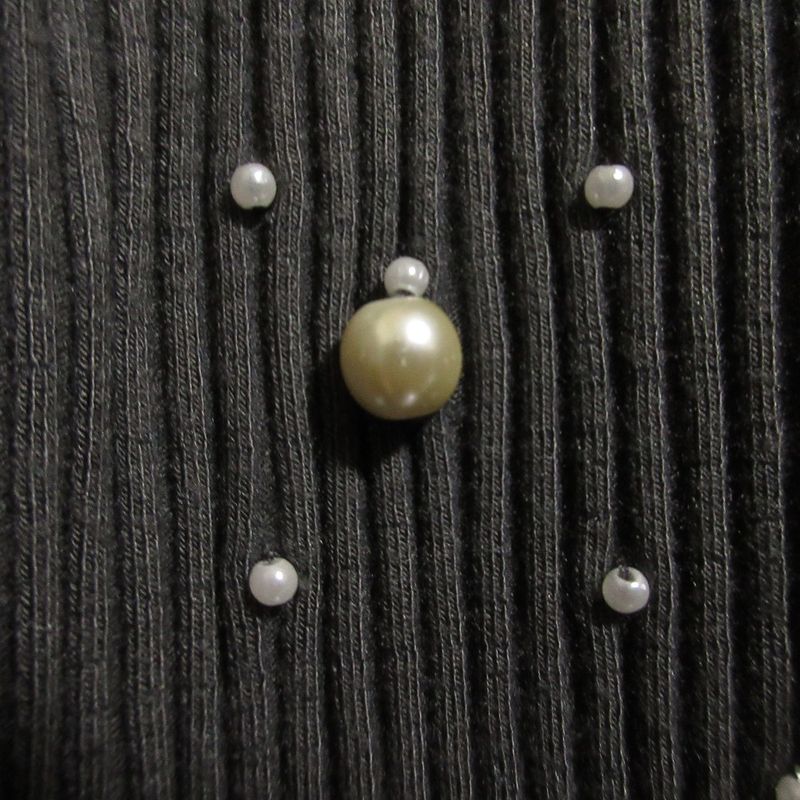Good Chanel Pearl Embellishment Rib Knit Cut and Sewn P54332 Size 36 Gray