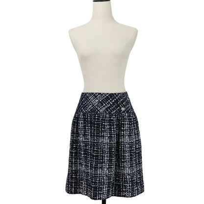 Chanel Coco Mark Plate Tweed Print Skirt P49148 Size 34 Navy White Ladies Used