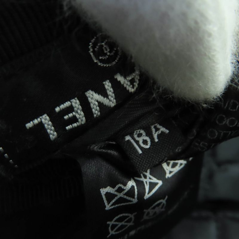 CHANEL 18A Wool Coco Parts Casket Hat Black White M With Box Ladies