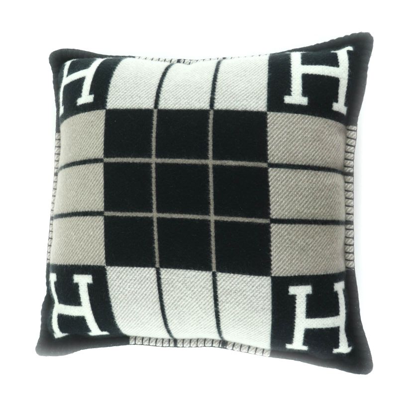 Hermes Avalon III PM Cashmere-blend Ecru Noir Black Current Product With H