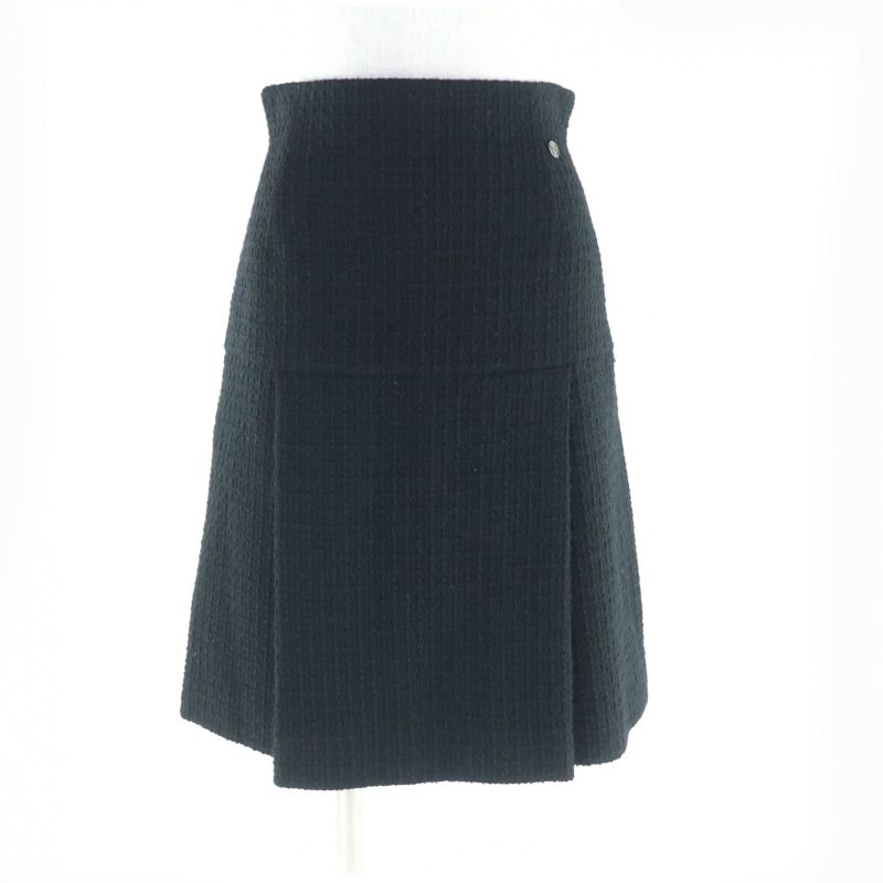 CHANEL P38774 100% Silk Lined Box Pleated Knee Length Tweed Skirt With Coco