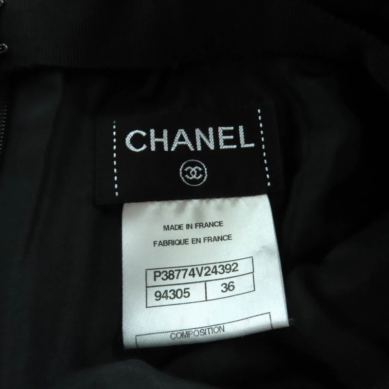 CHANEL P38774 100% Silk Lined Box Pleated Knee Length Tweed Skirt With Coco