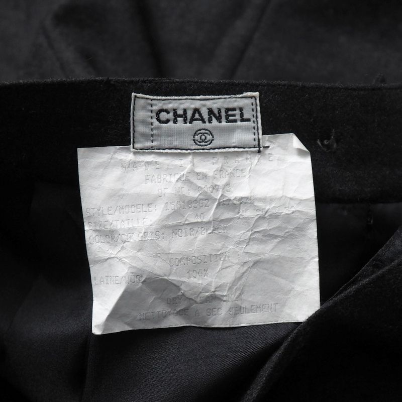 Chanel Vintage Skirt Size 40 CC Coco Button Knee Length Tight Skirt 20251110