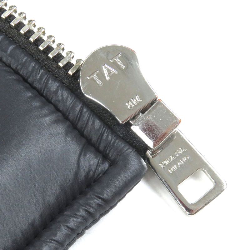 Prada Sgb608 Triangle Logo Triangle Plate Stand Collar Down Jacket Blouson