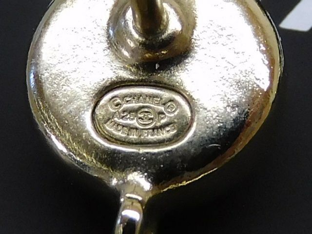 Item Chanel A25P Earrings - Coco Mark Faux Pearl Pink Color Ladies Chanel □7K