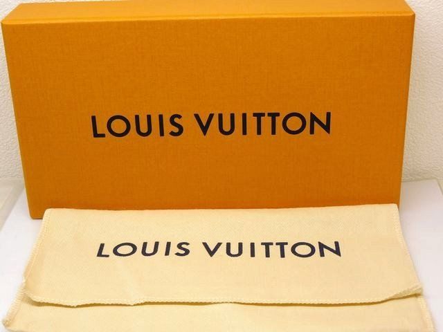 2F No 4 Louis Vuitton - M41895 RFID Tag Zippy Wallet Monogram Fuchsia Round