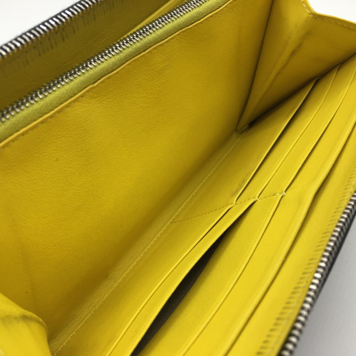 Celine Round Zipper Wallet S Tn 3185 Black