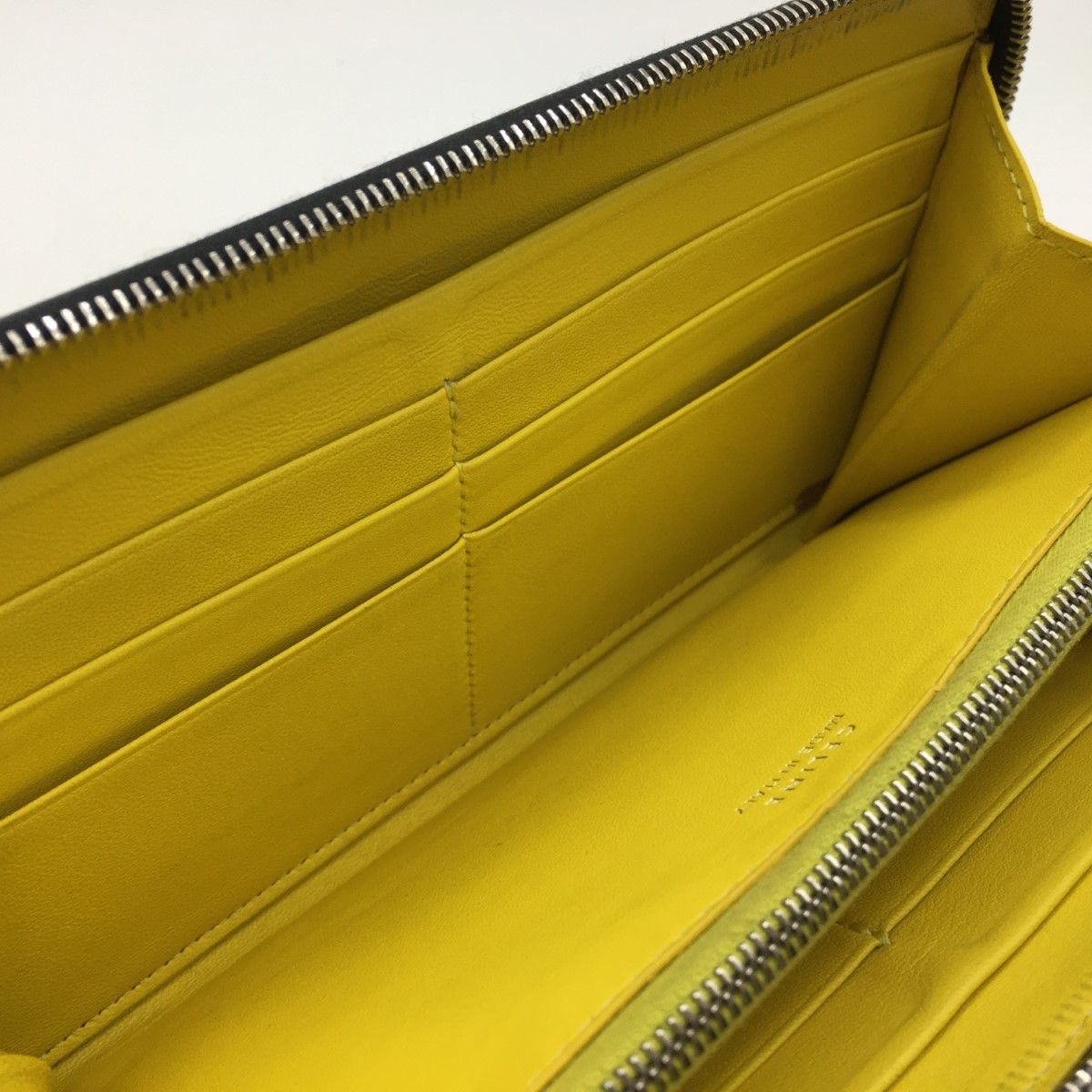 Celine Round Zipper Wallet S Tn 3185 Black