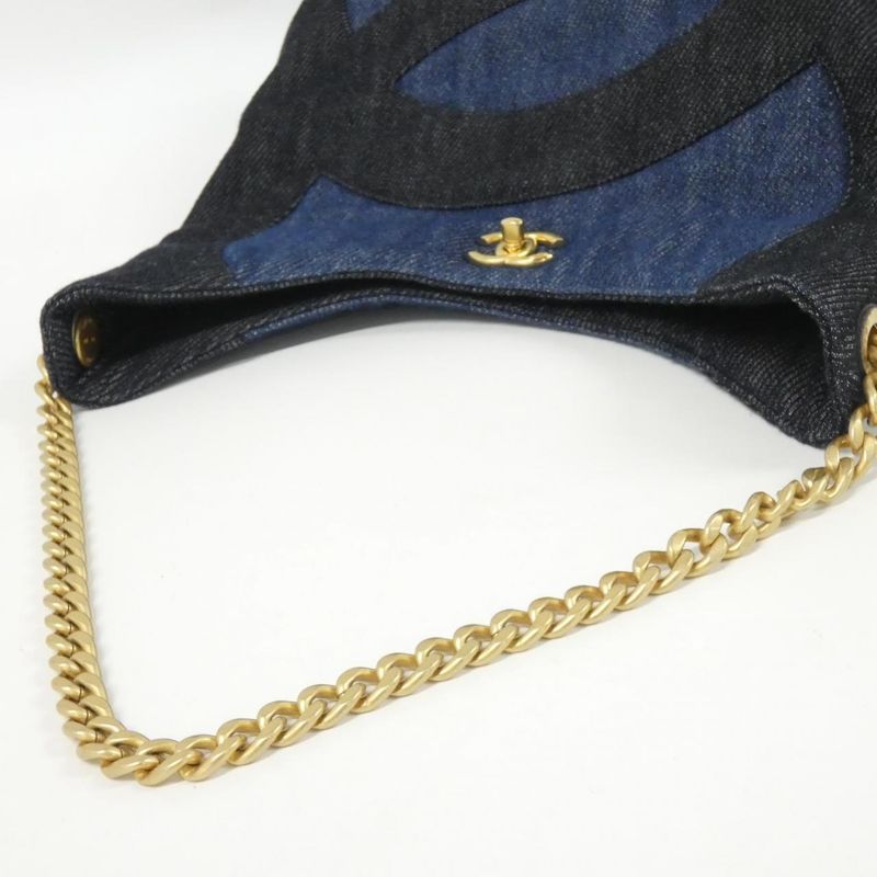 Chanel Shoulder Bags