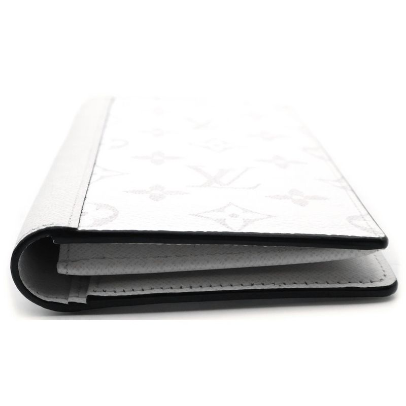 Louis Vuitton Taiga Lama Portefeuille Brazza Untactica Long Wallet Long Wallet