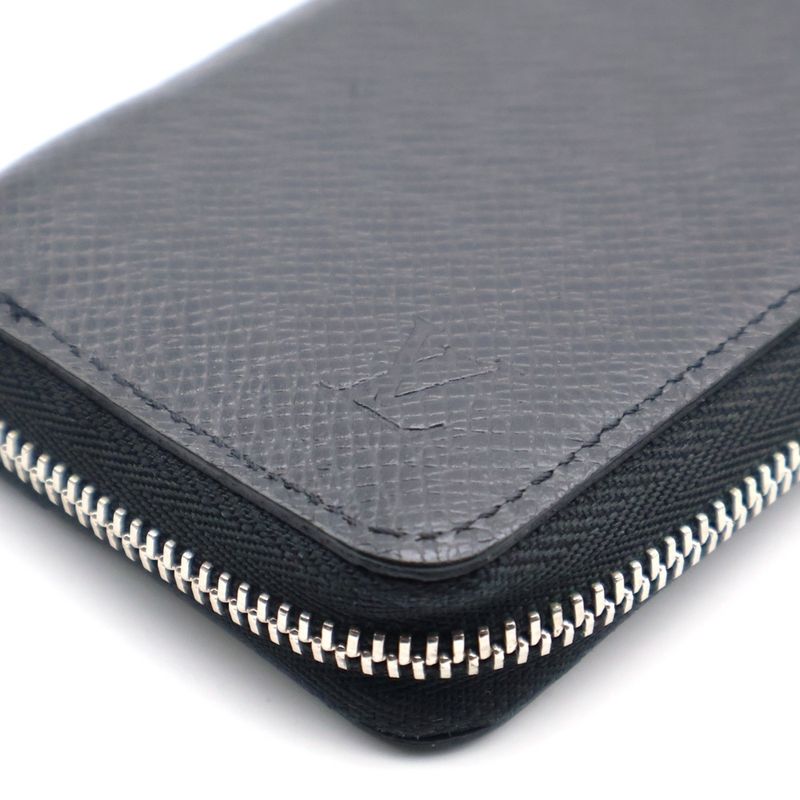 Louis Vuitton Taiga Zippy Coin Purse Coin Case Wallet Black Noir Black Silver