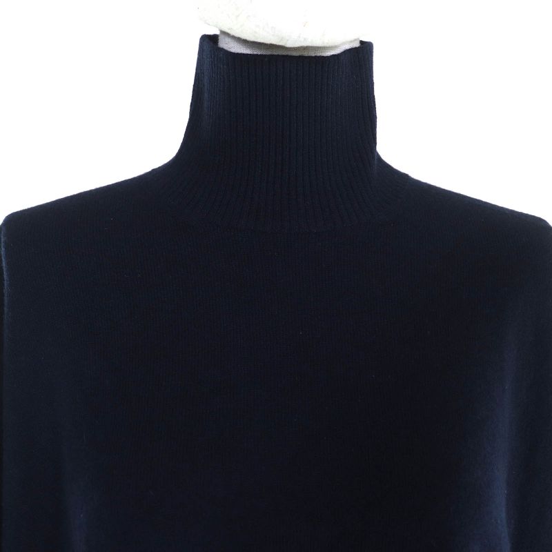 Louis Vuitton 99% Cashmere Monogram Flower Tag Back Button High Neck Design