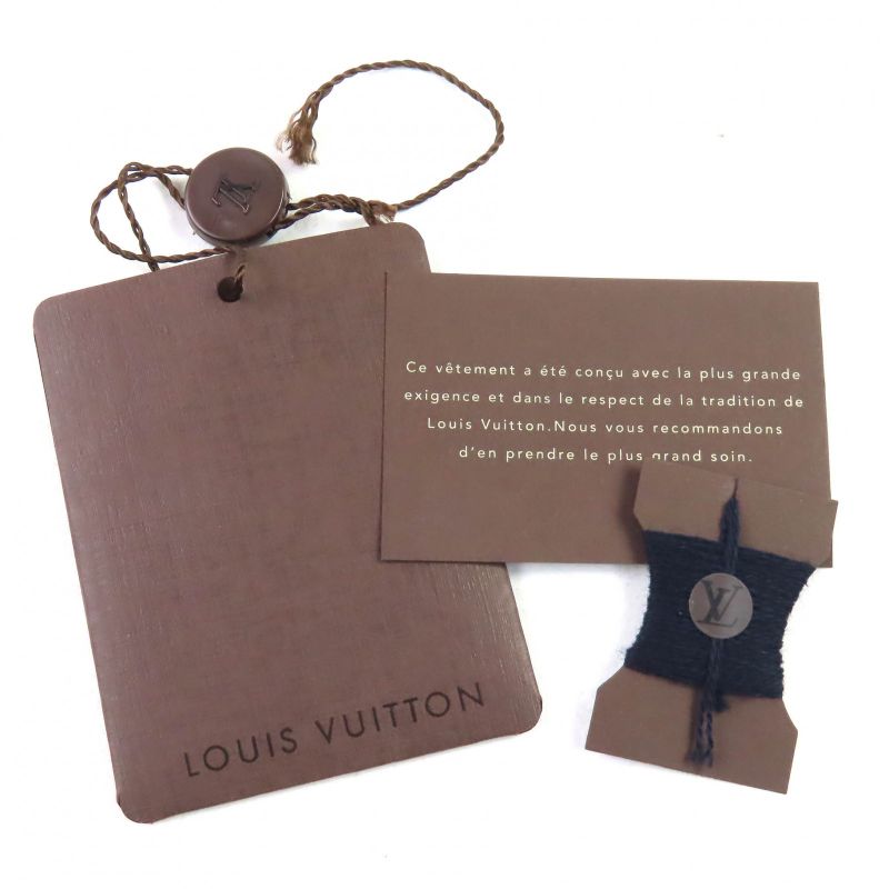 Louis Vuitton 99% Cashmere Monogram Flower Tag Back Button High Neck Design