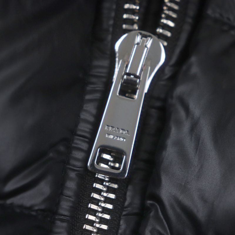 Prada 2022 Sga654 Triangle Logo Triangle Plate Hooded Zip Up Down Jacket Black