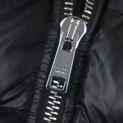 Prada 2022 Sga654 Triangle Logo Triangle Plate Hooded Zip Up Down Jacket Black