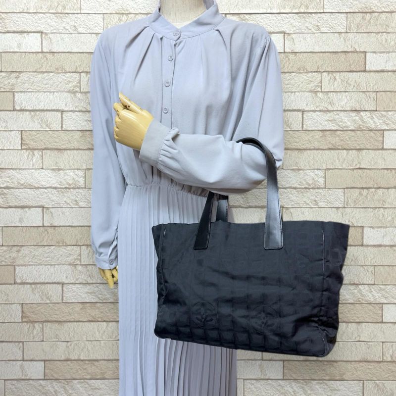 Chanel Tote MM New Travel Tote Bag Nylon Black Women's Chanel Used Chanel