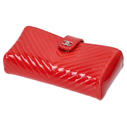 Chanel V-stitched Patent CC Pouch Women's