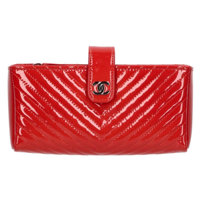 Chanel V-stitched Patent CC Pouch Women's
