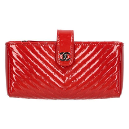 Chanel V-stitched Patent CC Pouch Women's