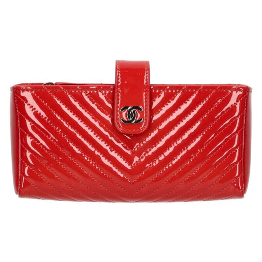 Chanel V-stitched Patent CC Pouch Women's