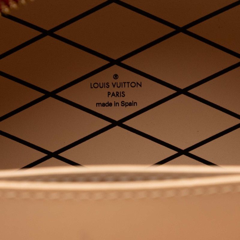 Louis Vuitton Monogram Vernis Mini Boîte Chapeau Crossbody Shoulder Bag M90498