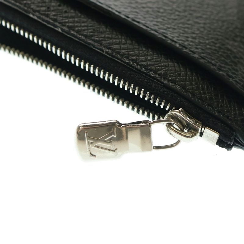 Louis Vuitton Monogram Taiga Lama Noir Black Card Holder Black M30271