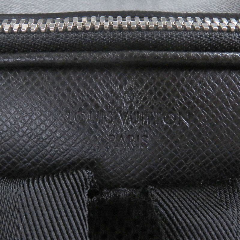 Louis Vuitton M30977 Avenue Backpack Taiga Leather LV Logo Backpack Sac Daypack