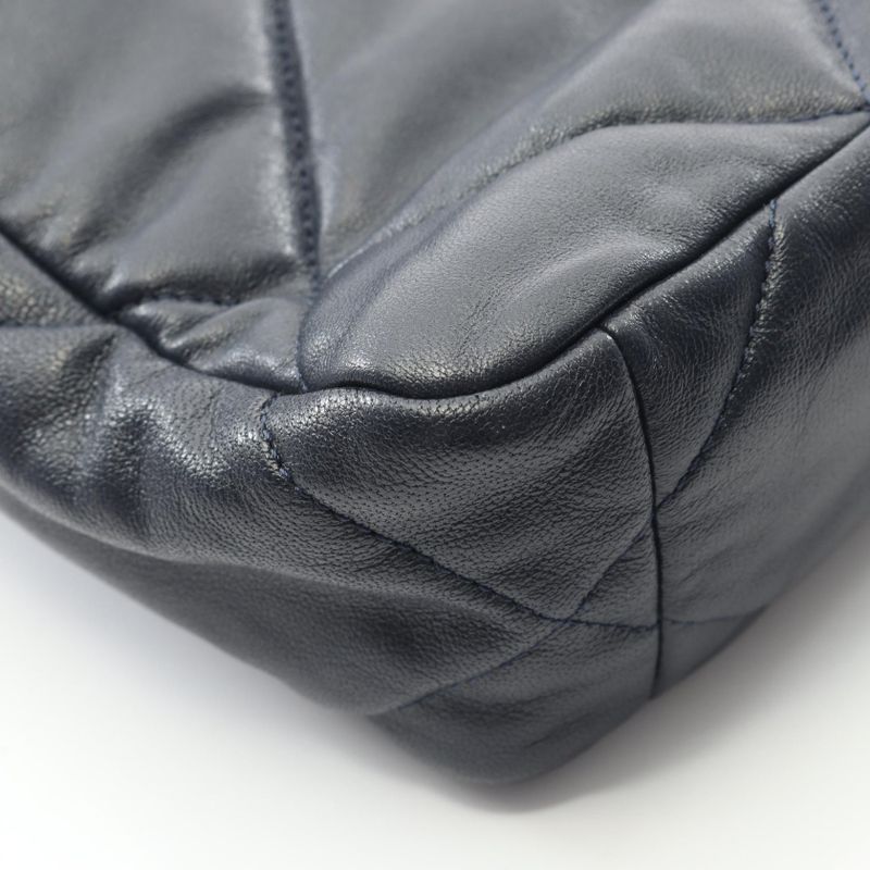 Chanel Shoulder Bag 19 Dizneuf Matelasse As1160 Navy Lambskin (sheepskin)
