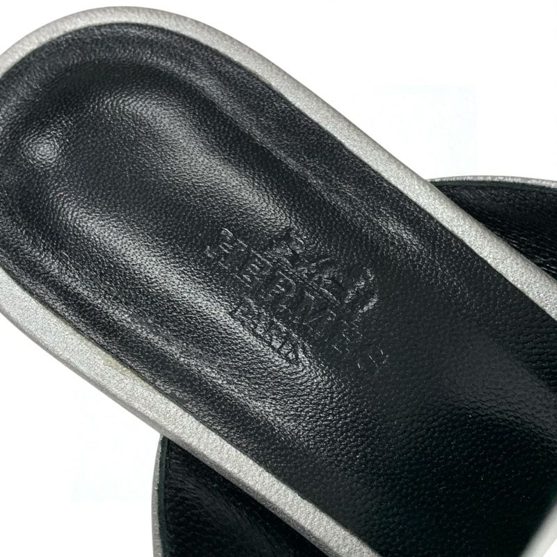 Hermes Trocadero Flat Shoes Leather Silver Mules Hhardware