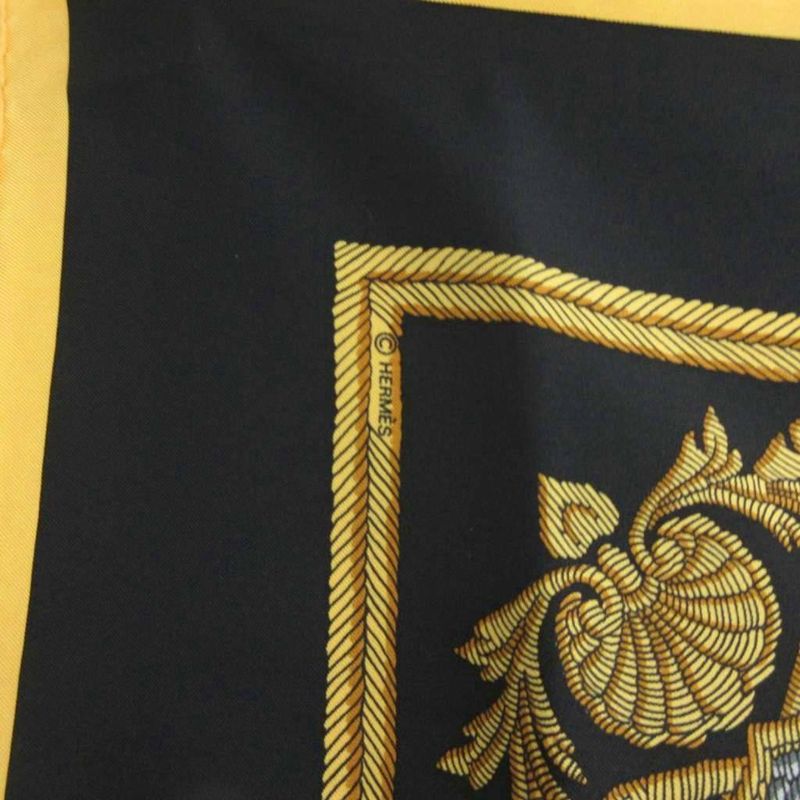 Hermes Polar Carré 90 Silk Scarf Paris Coat Of Arms LES Armes DE Paris Flvctvat