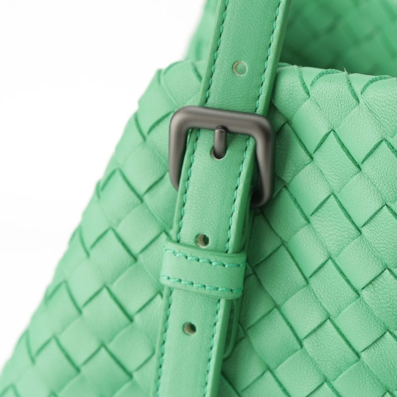 Bottega Veneta Leather Chesta Intrecciato Tote Handbag Green