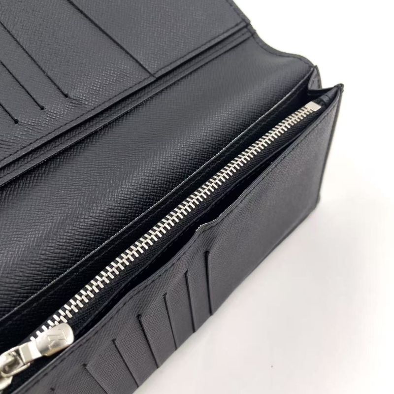 Louis Vuitton Portefeuille Brazza Epi RFID Compatible Leather Black Folded Long