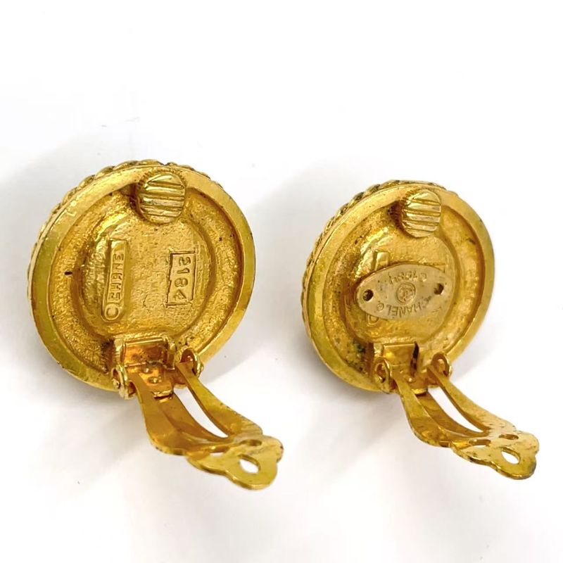 Chanel Pearl Motif One Side Logo Plate Broken GP Gold Earrings