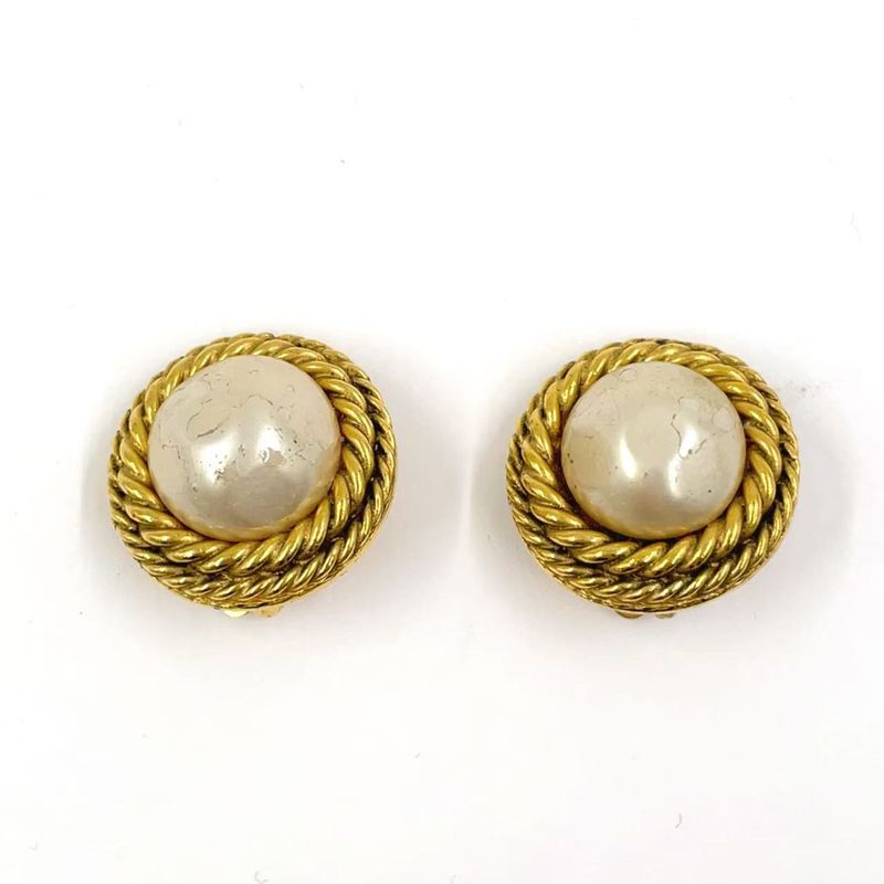 Chanel Pearl Motif One Side Logo Plate Broken GP Gold Earrings