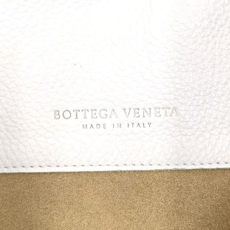 Bottega Veneta Intrecciato One Shoulder Leather White Handbag Black